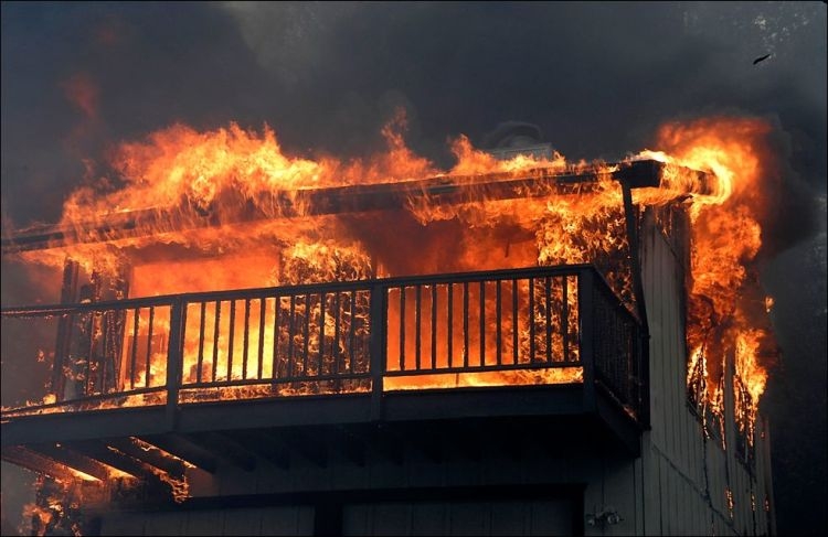 Homem incendeia casa para não entregá-la à ex-mulher