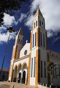 Bispo inflacionou taxas de casamentos realizados na igreja