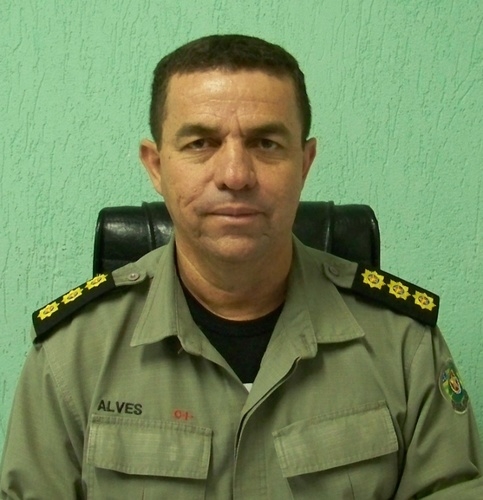 Comandante coronel Divino Alves de Oliveira: competência, trabalho e ação