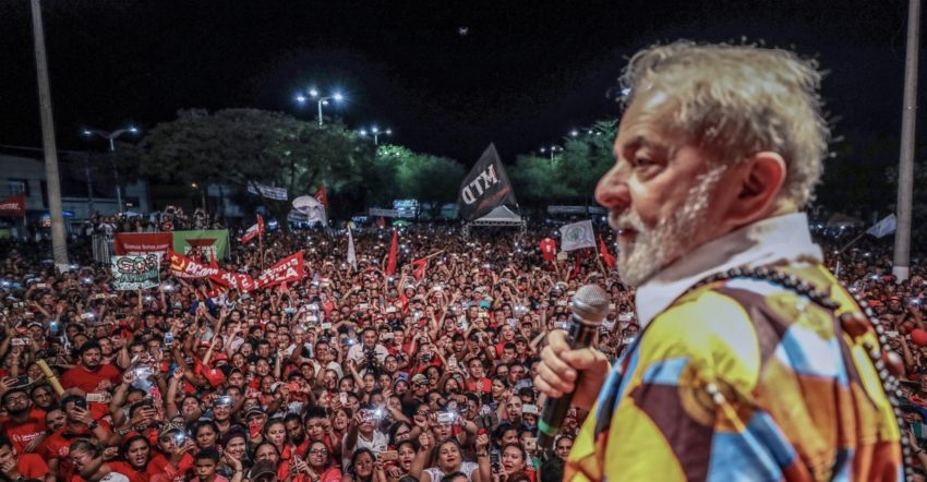 Em entrevista, Lula afirma que Dilma traiu os eleitores