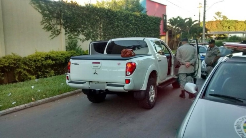 Três homens são presos suspeitos de roubar garota de programa em Aparecida