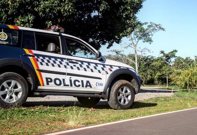 Mulher é detida depois de atropelar motociclista e chamá-lo de ‘pretinho pobre’