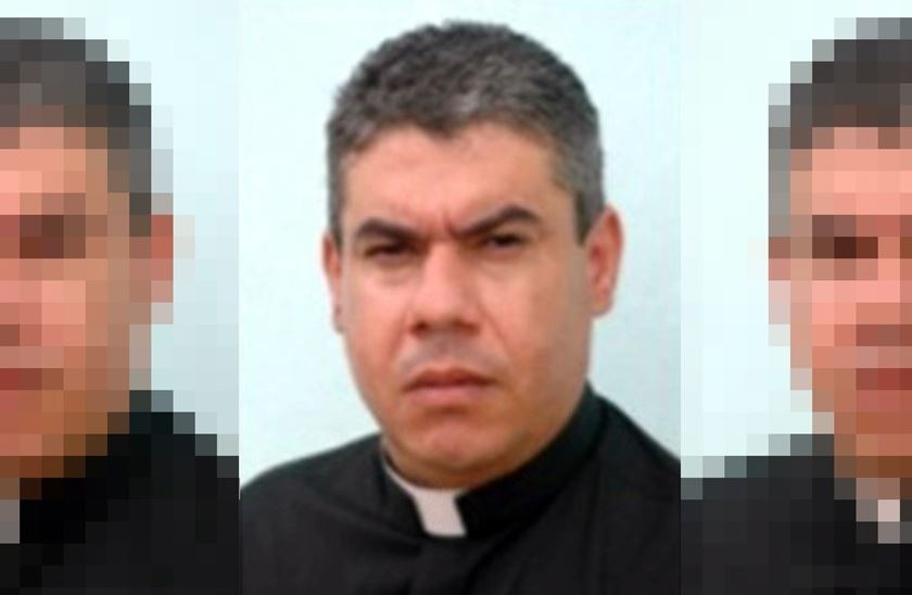 Padre entra na missa em uma tirolesa e repercute na Internet