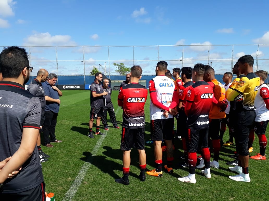 Dragão tenta mudança de rota