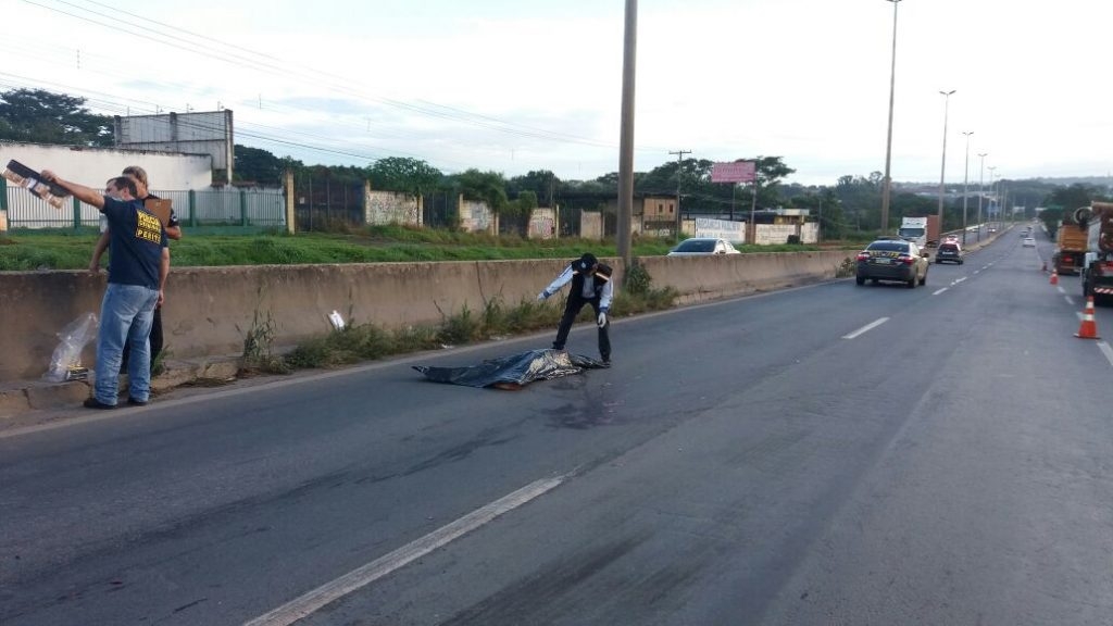 Duas mortes são registradas na BR-153 neste domingo