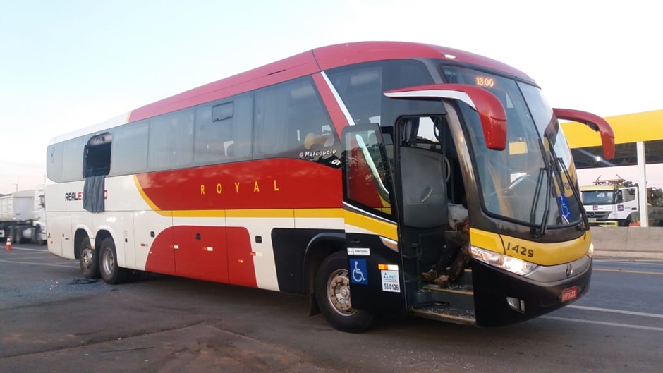 Policial Militar e dois suspeitos morrem em tentativa de assalto a ônibus, em Luziânia