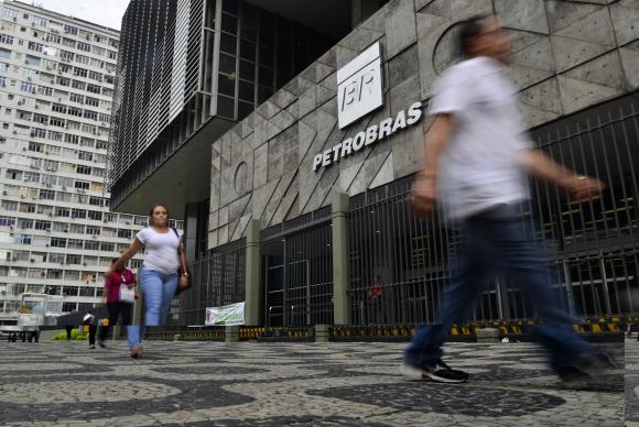 Petrobras reduz em 25% previsão de investimentos até 2019