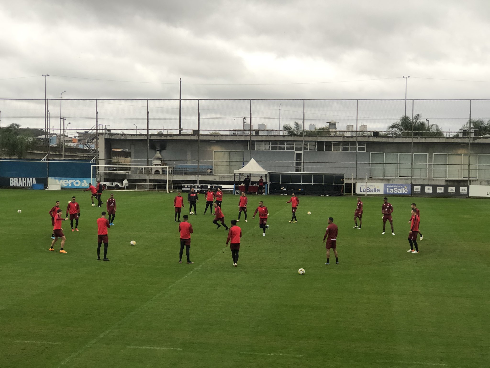 Atlético-GO enfrenta o Internacional no Beira-Rio e busca vencer para deixar a zona de rebaixamento