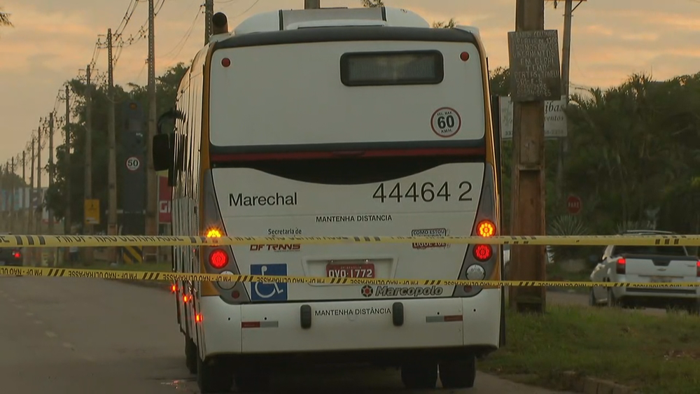 Motorista de ônibus atropela passageira ao tentar fugir de assalto