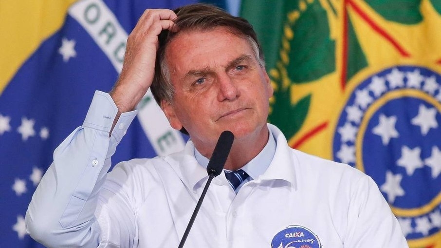 Bolsonaro passa a apoiar a compra  de vacina contra  Covid-19 por empresas privadas para ajudar a economia