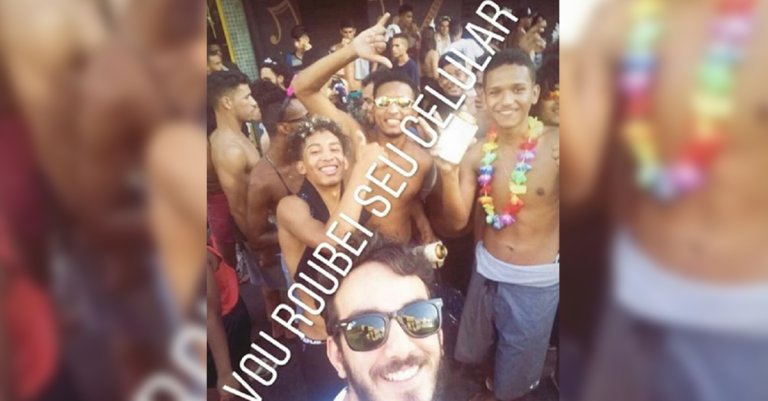 Jovem perde emprego após postar foto com comentário racista