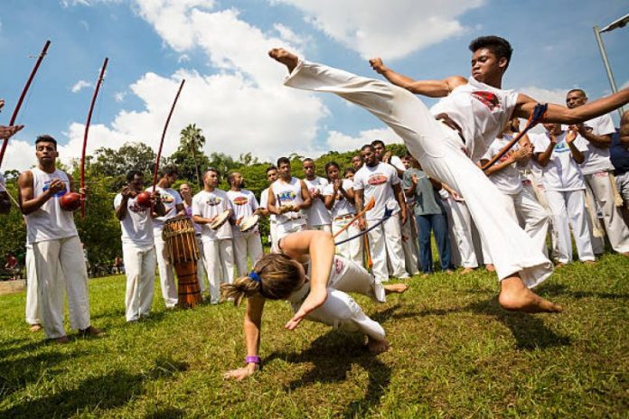 Capoeira pode virar atividade pedagógica em escolas estaduais de Goiás