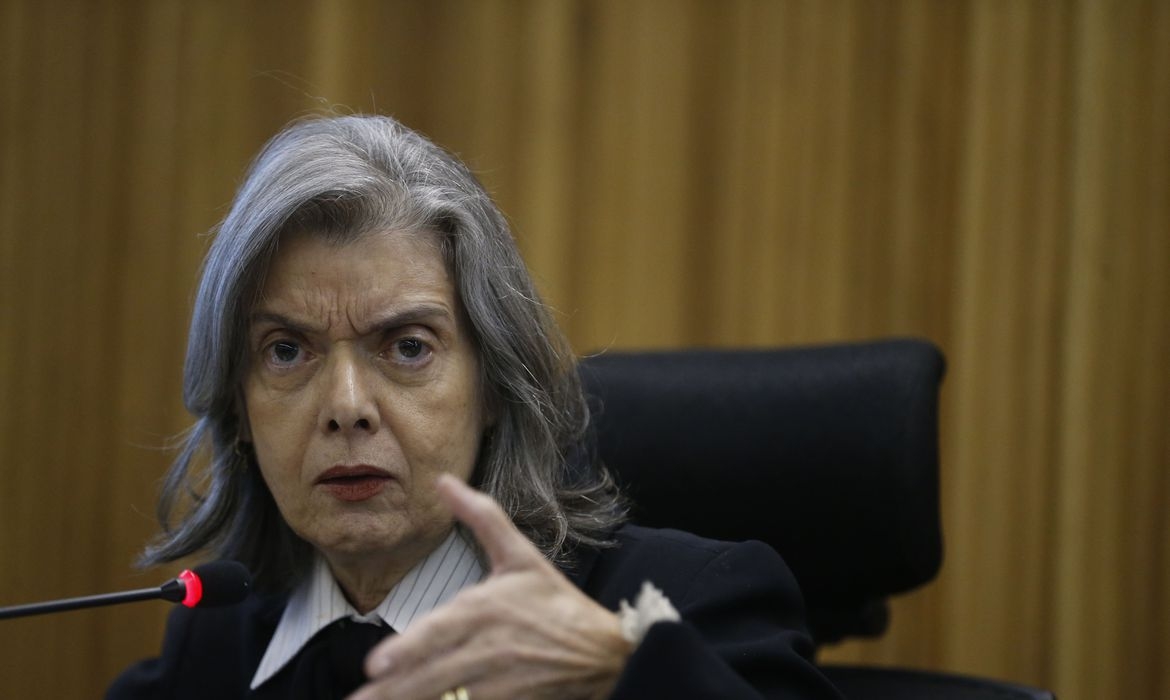 Pedido de habeas corpus de Sara Winter é rejeitado por Cármen Lúcia