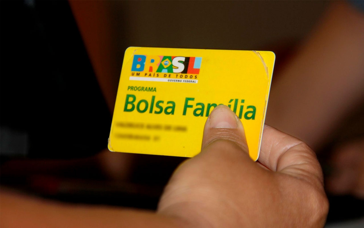 Cortes no Bolsa Família são suspensos