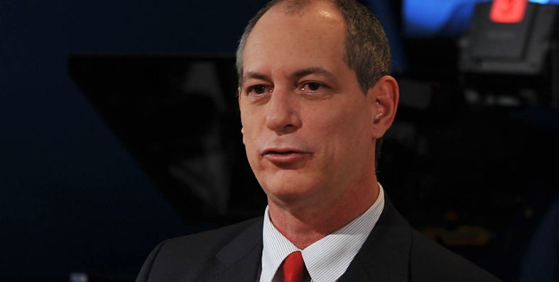 Dilma caiu por falta de autoridade e luta, diz Ciro Gomes