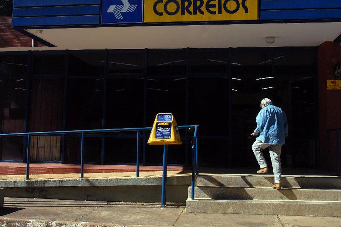 Correios: PL prevê parcerias com iniciativa privada por meio de concessões