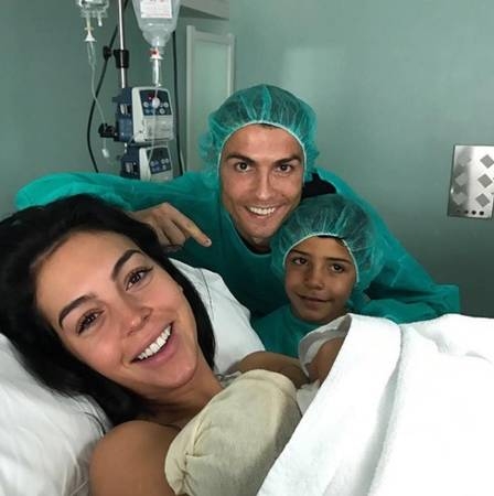 Cristiano Ronaldo é pai pela quarta vez