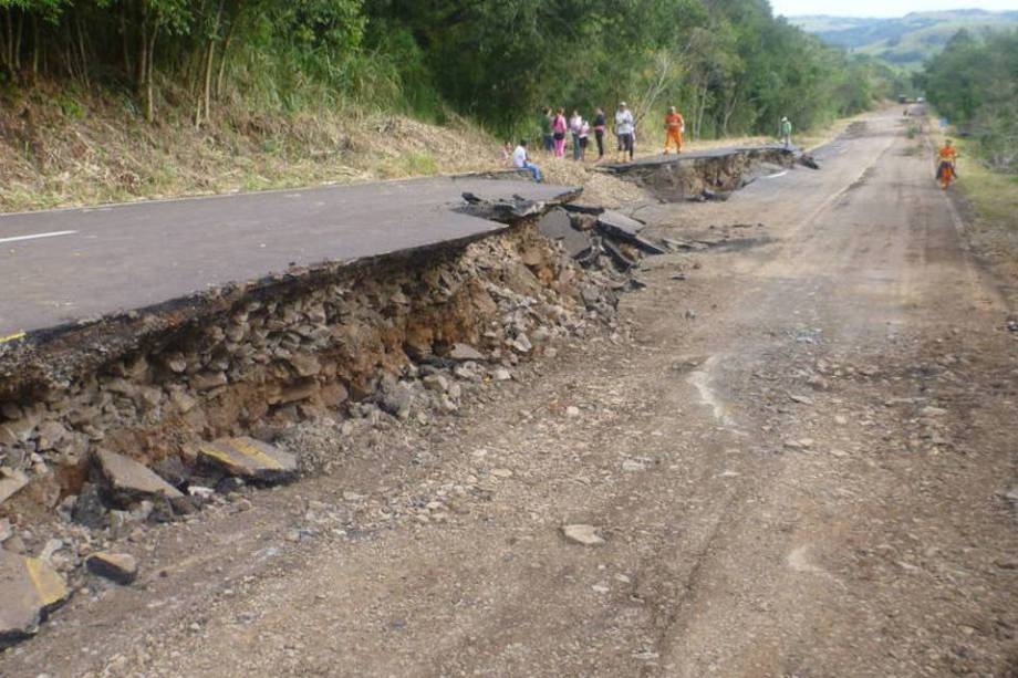 Duas rodovias de Goiás estão entre as piores do Brasil 