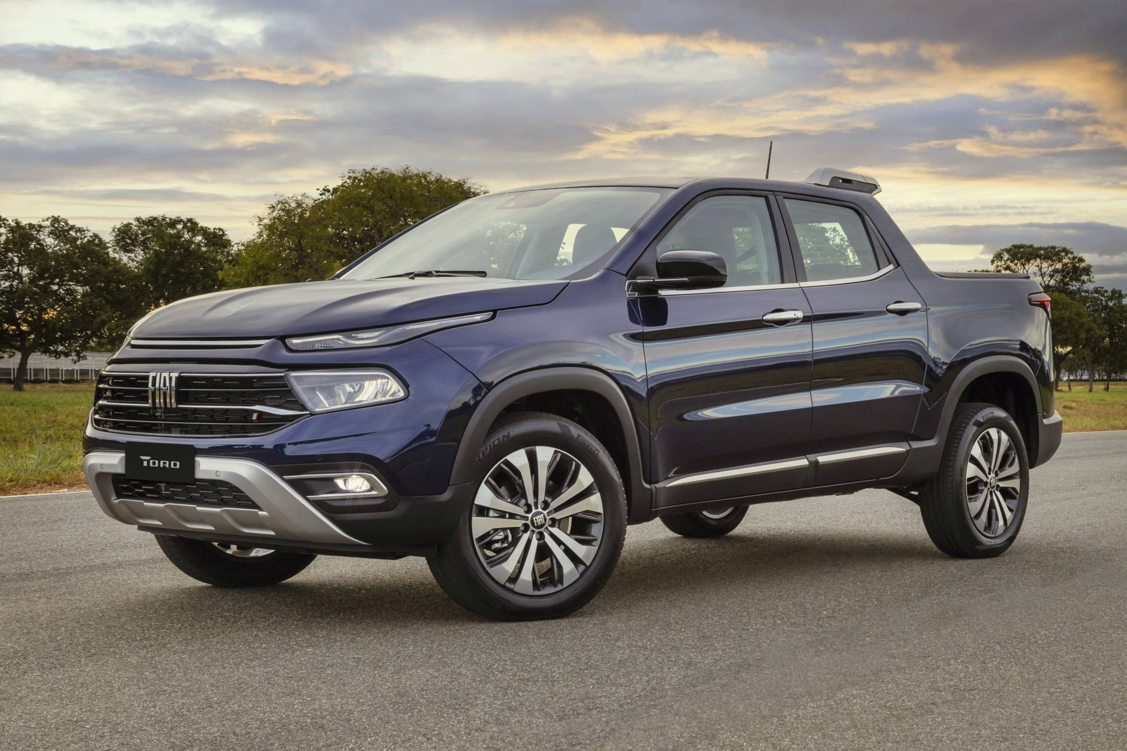 Fiat Toro 2022 fica mais econômica e leva mais carga nas versões turbodiesel