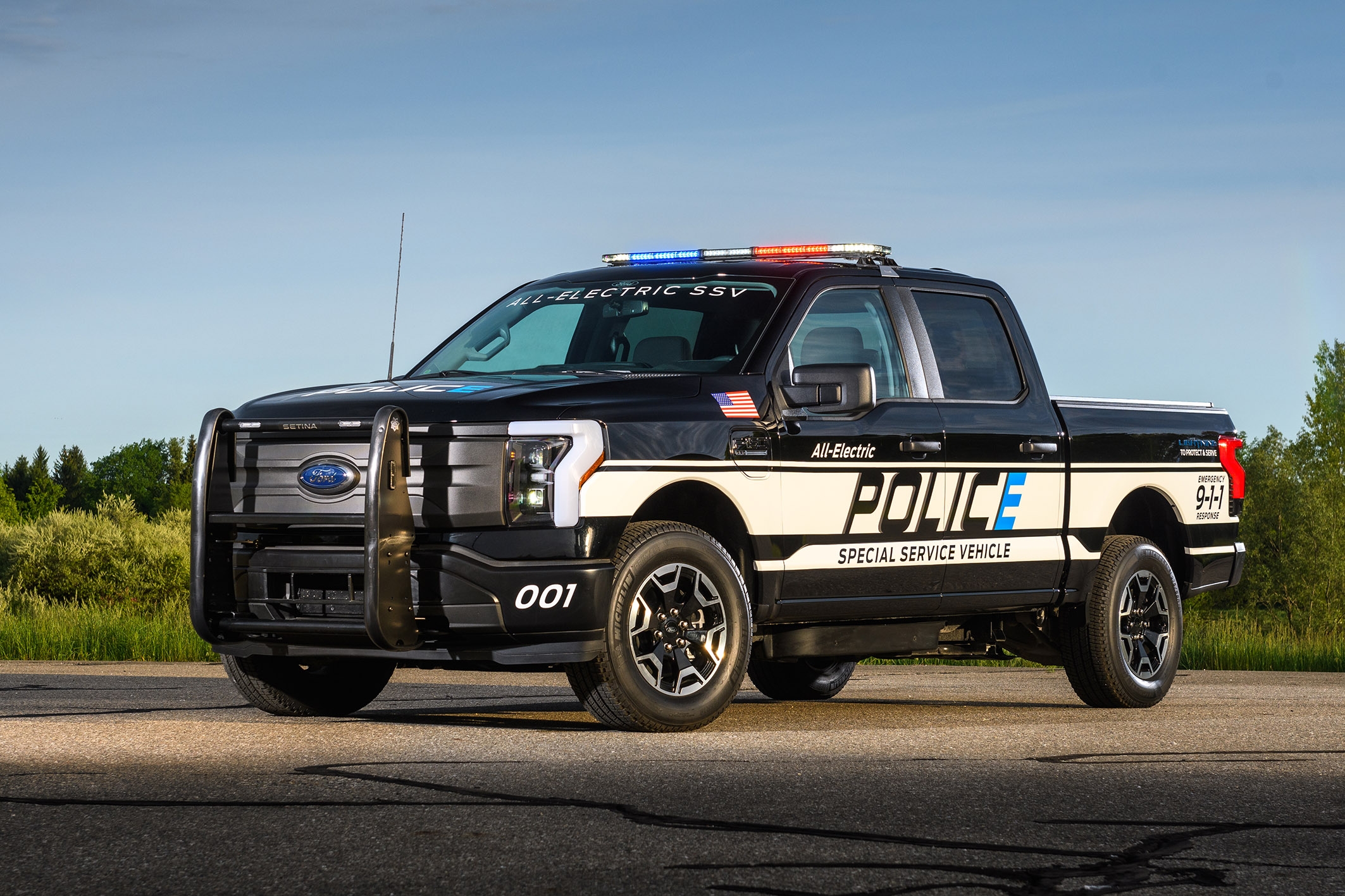 Ford F-150 Lightning Pro SSV: picape elétrica exclusiva da polícia dos EUA