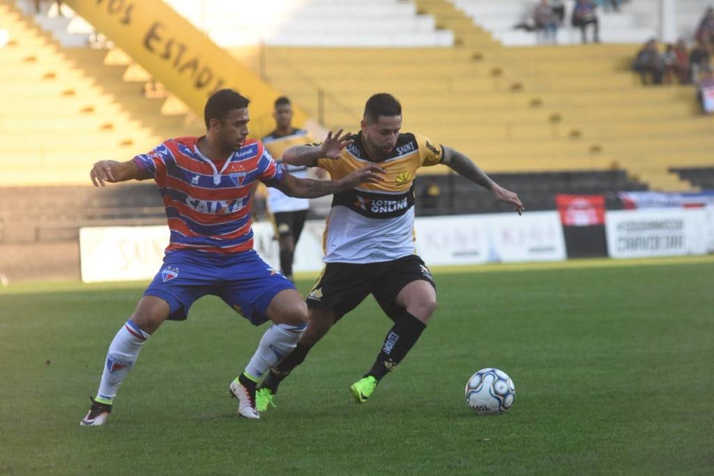 Criciúma vence Fortaleza e respira na tabela