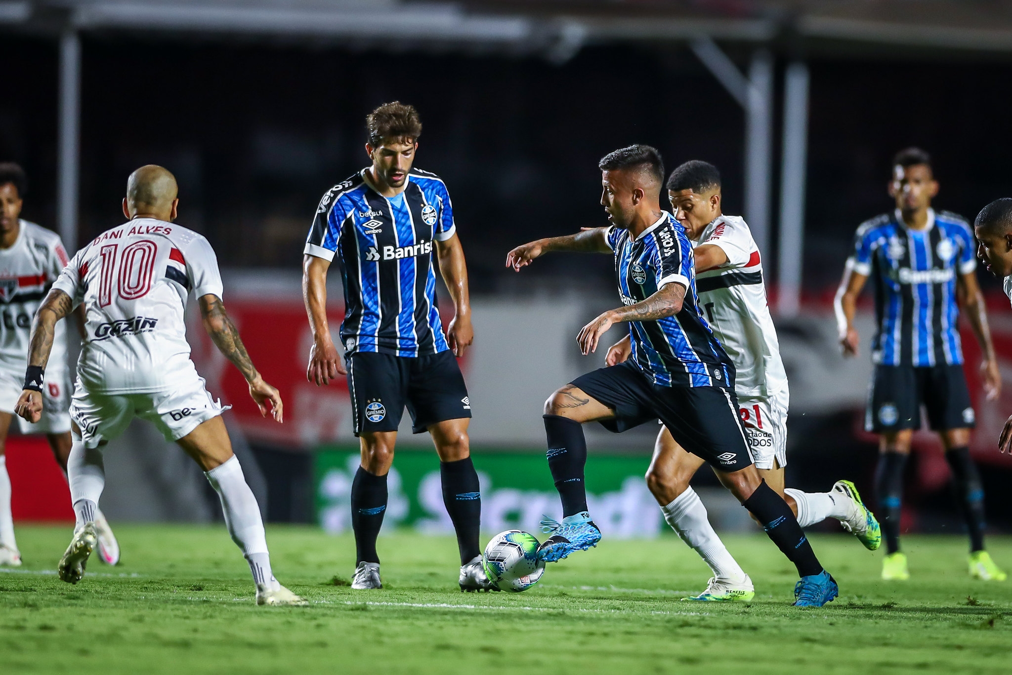 Grêmio segura o São Paulo e vai para final da Copa do Brasil contra o Palmeiras