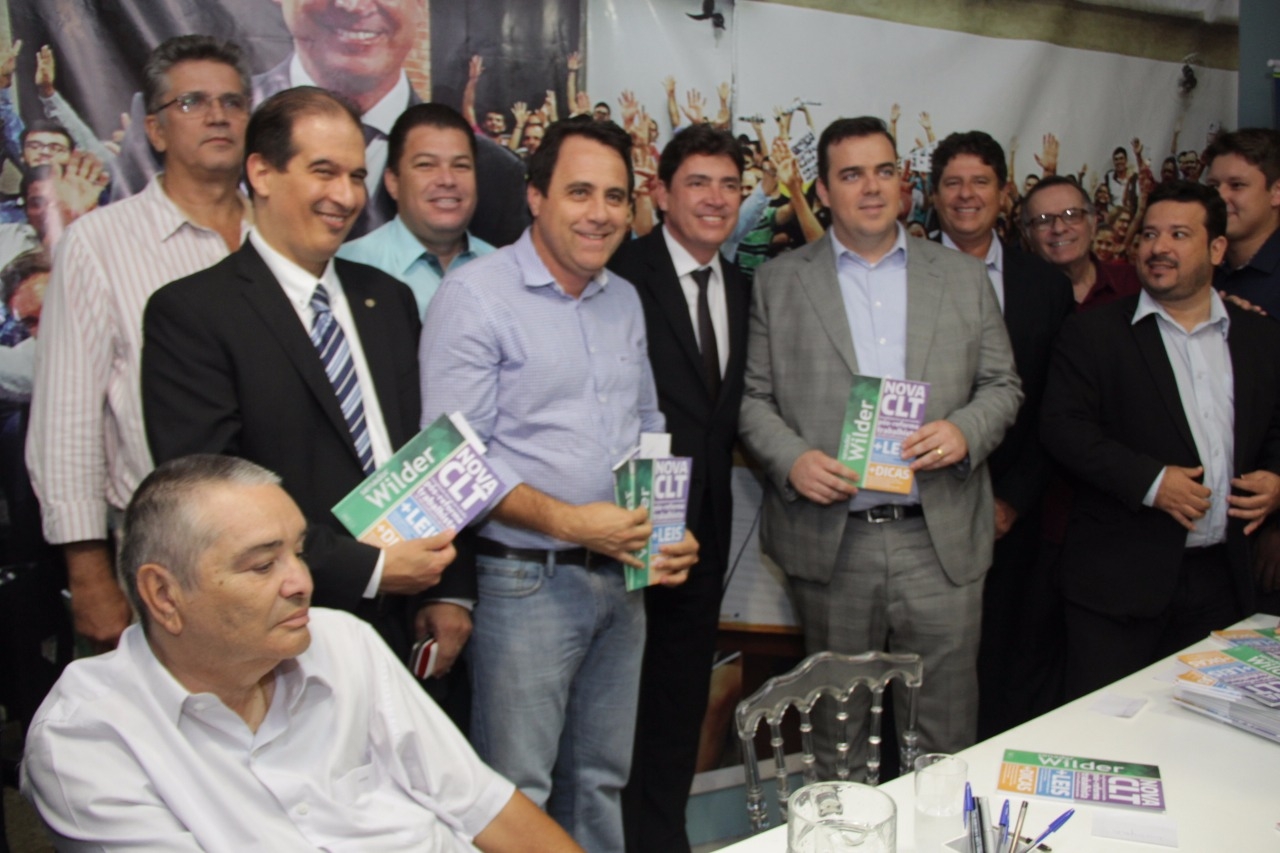 PMDB mostra interesse por senador Wilder Morais