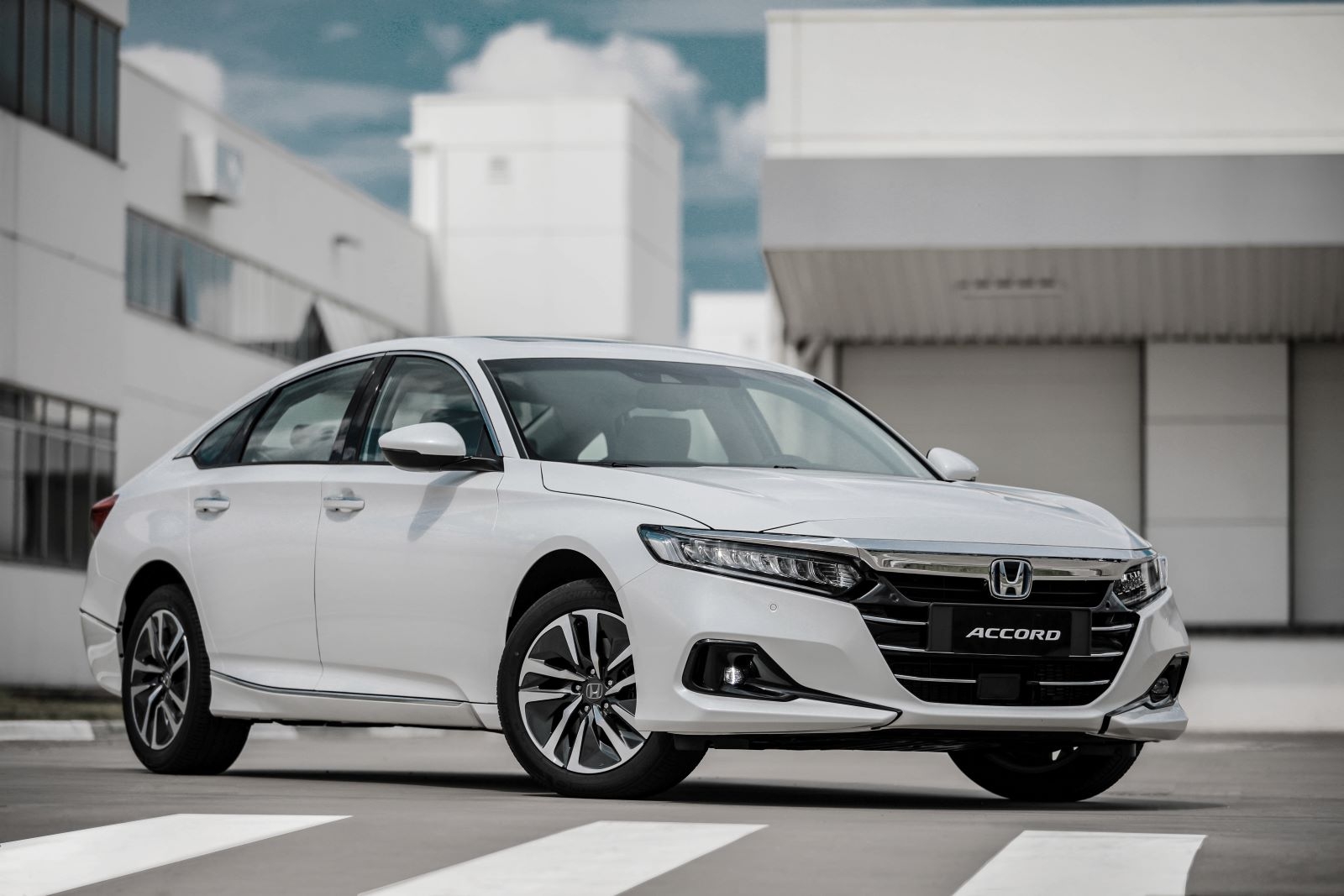 Novo Honda Accord estreia a tecnologia híbrida da marca no Brasil