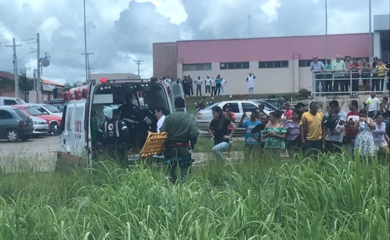 Incêndio atinge depósito de madeira no Setor Marabá, em Goiânia