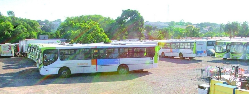 CMTC retira 220 ônibus após redução de passageiros – Diário da Manhã