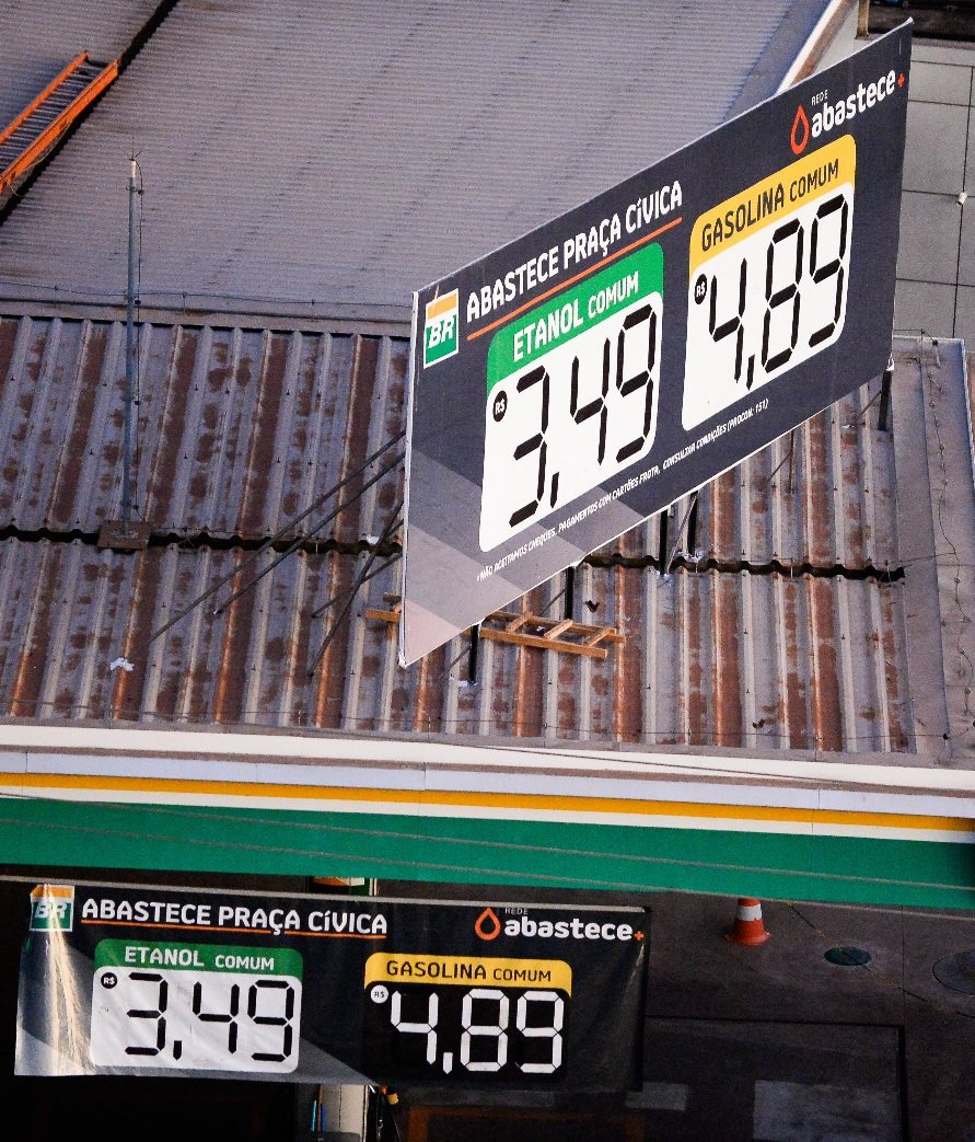 Preço da gasolina cai pela 4ª vez desde julho