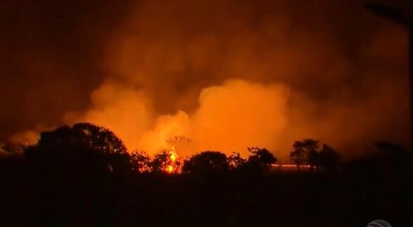 Incêndio atinge mata na região de buscas por Lázaro Barbosa