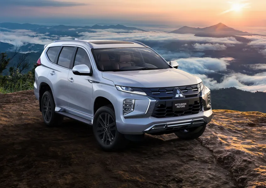 Pajero Sport 2025 atualiza o visual, fica mais luxuoso e parte de R$ 349.990