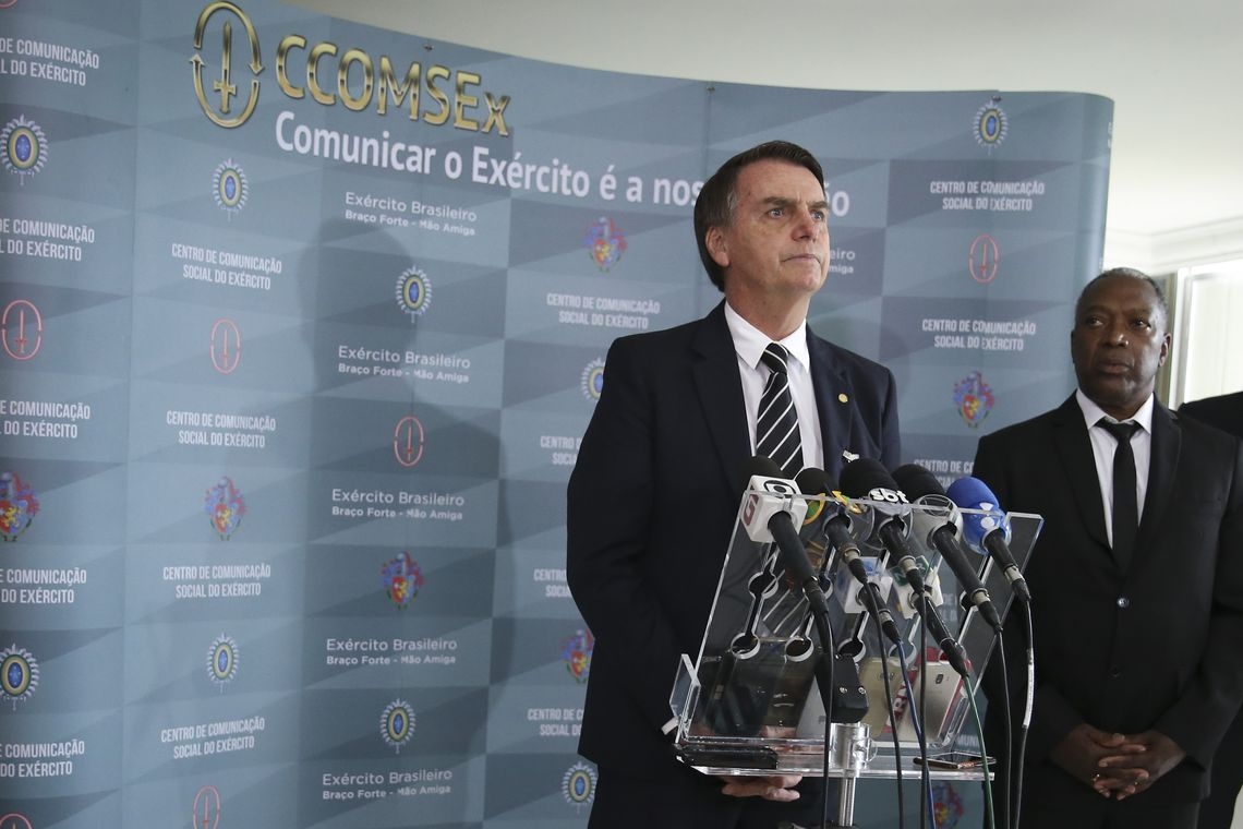 Bolsonaro recebe diploma do TSE que confirma resultado da eleição nesta segunda-feira