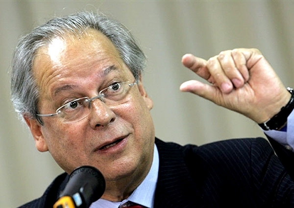 Brasil tem 220 mil presos na situação de José Dirceu