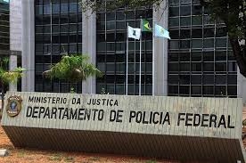 Bolsonaro efetiva André Mendonça no Ministério da Justiça e Alexandre Ramagem no comando da PF