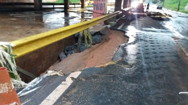 Durante reparação, caminhões e ônibus serão proibidos de circular pela Marginal Botafogo