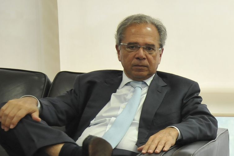 Paulo Guedes participa de reunião inaugural da equipe econômica