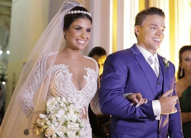 Em casamento, ex BBB Munik Nunes usa vestido com 300 mil pedras Swarovski