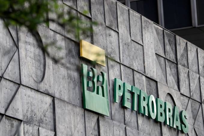 Operação da PF investiga crimes da antiga diretoria de abastecimento da Petrobras