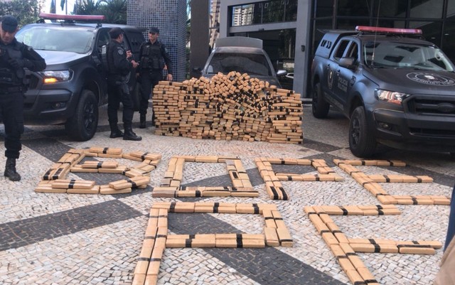 Trio é preso e menor é apreendida com quase 600 kg de maconha em Aparecida