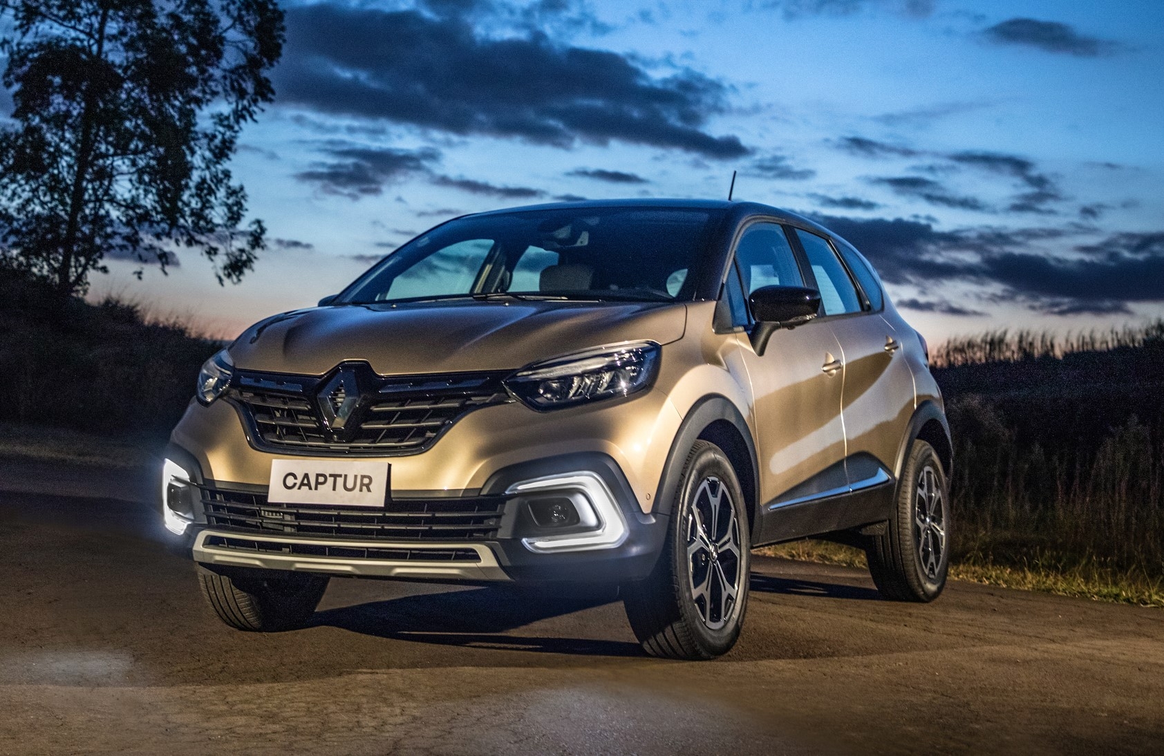 Renault Captur 2022 muda por fora, se renova por dentro e ganha motor 1.3 turbo