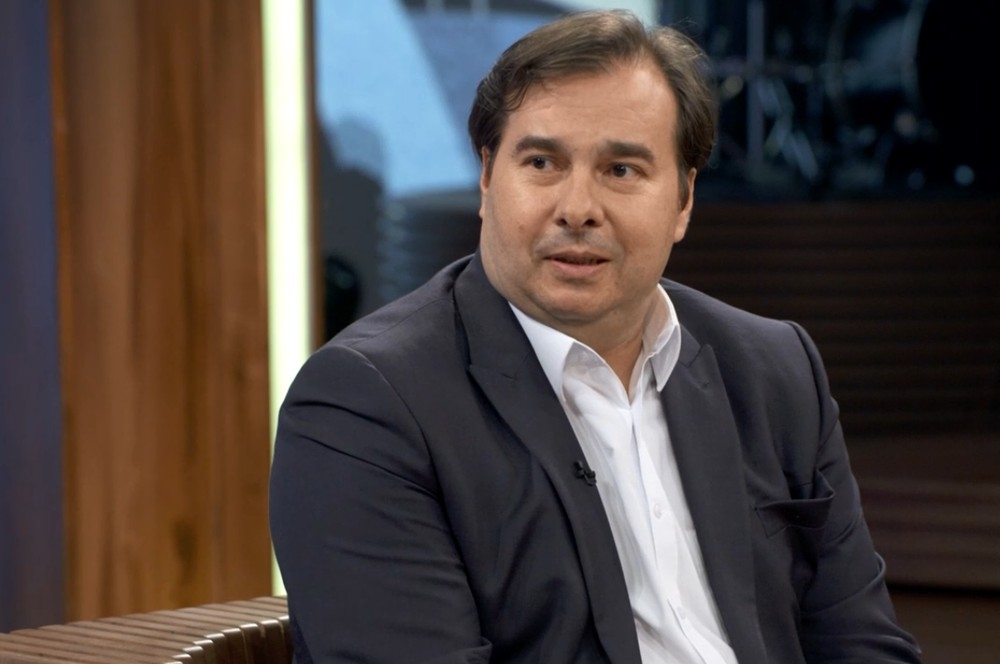 Rodrigo Maia fará exame para saber se já teve Covid-19