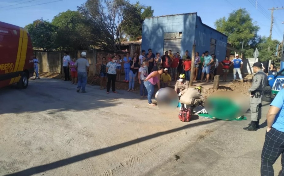 Menino morre em acidente com carreta enquanto andava de bicicleta