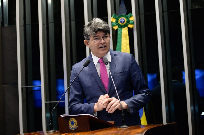 Senador compara violência no Brasil à guerra na Síria