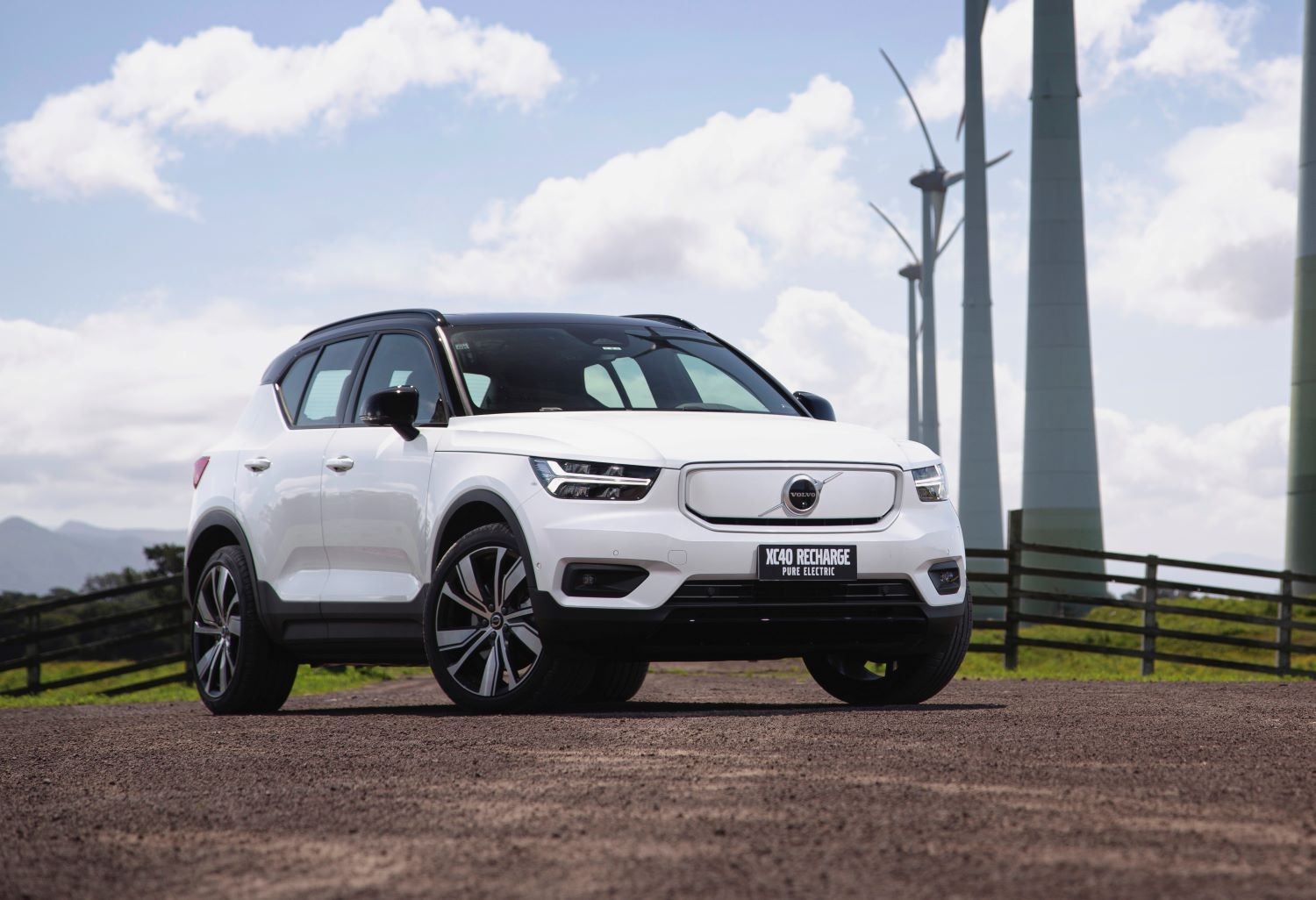 XC40 Recharge Pure Electric, o primeiro Volvo 100% elétrico do mundo, é lançado no Brasil