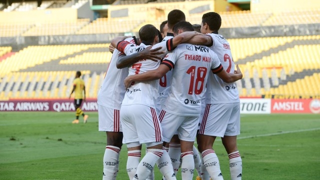 Flamengo em final de jogo dramático e se recupera na Libertadores