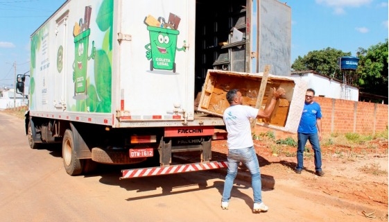 Cidade limpa: Prefeitura coleta  objetos de grande porte a serem  descartados pelos moradores