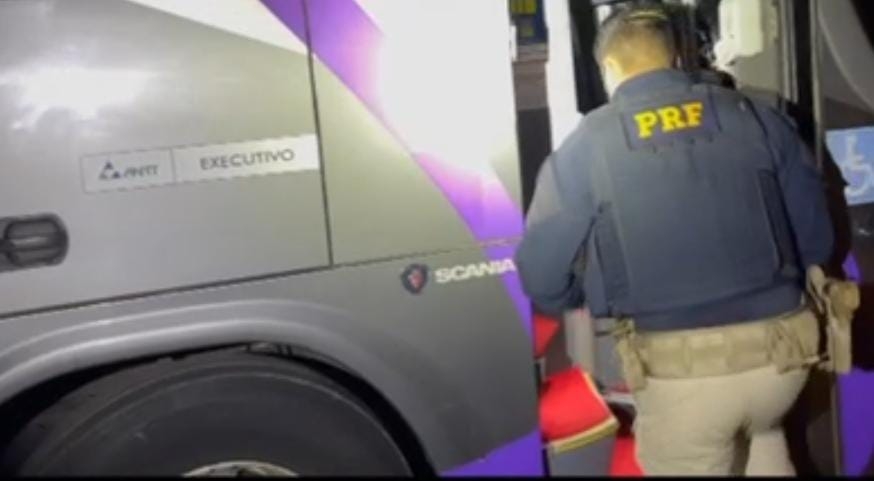 Suspeito de importunação sexual é preso em ônibus