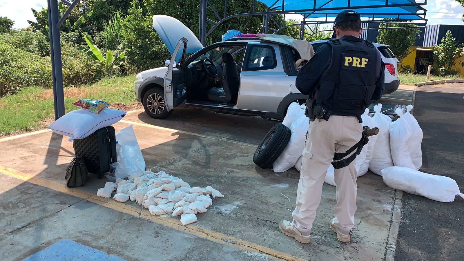 Cocaína avaliada em R$ 30 milhões é apreendida